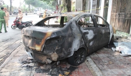 Ghen tuông, gã trai tẩm xăng đốt ô tô của người yêu