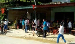 Nghi vợ có bồ, chồng cầm dao truy sát vợ tử vong