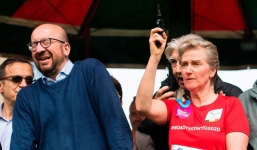 Công chúa Bỉ nổ súng hiệu lệnh, thủ tướng suýt hỏng thính lực