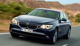 Hơn 45.000 xe BMW 7-Series dính án triệu hồi do lỗi cửa tại Mỹ
