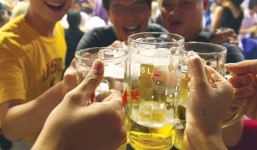 Sự thật việc uống bia giúp giải khát khi nắng nóng đỉnh điểm