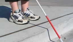 Giả mù suốt 28 năm vì lý do không muốn chào những người mình không thích