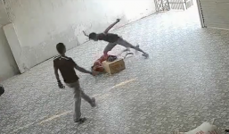 Vụ côn đồ vào nhà đánh chủ nhà xe: Người chồng tiết lộ nguyên nhân