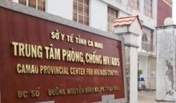 Lãnh đạo phòng Tổ chức Trung tâm y tế từ chối nhận quyết định kỷ luật