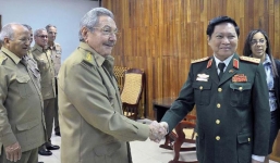 Chủ tịch Cuba Raúl Castro tiếp Bộ trưởng Quốc phòng Ngô Xuân Lịch
