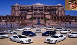 Người đàn ông có 7000 siêu xe và có số tài sản từng qua mặt Bill Gates