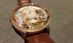 Cận cảnh 2 chiếc đồng hồ tổ chim giá 24 tỷ đồng ở Hà Nội