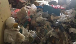 Kinh hoàng núi rác bên trong căn nhà cho thuê, chủ nhà kiên quyết đuổi khách