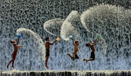 Nước mưa bẩn và nguy hiểm hơn chúng ta nghĩ