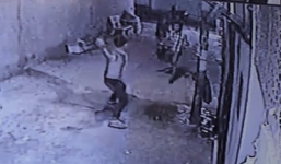 Nam thanh niên nẹt pô, vác gạch khiêu chiến trước khi bị đánh chết tại chỗ