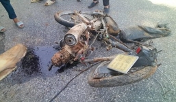 Xe bán tải tông xe máy bay xa 30m, 2 nữ sinh thương vong