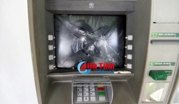 Bắt đối tượng 'ngáo đá', đập phá cột ATM và siêu thị điện thoại