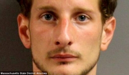 Tên cướp hậu đậu nhất thế giới khi làm rơi giấy khai sinh tại hiện trường