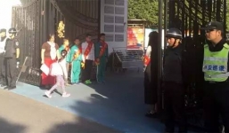 Tên biến thái quấy rối tình dục bé 6 tuổi ở cổng trường: Hồi chuông cảnh tỉnh của phụ huynh