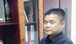 Giám đốc ngân hàng bắt tình địch chặt ngón tay, dọa sát hại cả nhà