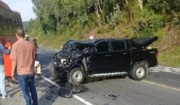 Xe bán tải đâm trực diện xe khách ở hầm đèo Hải Vân