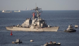 Mỹ ráo riết tìm 7 thủy thủ mất tích sau vụ tàu chiến đâm tàu hàng Philippines