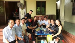 Chia tay Hà Hồ, đại gia kim cương hạnh phúc bên vợ 