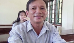 Cán bộ xã 52 tuổi lần đầu thi THPT quốc gia