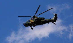 Vì sao Lính dù Trung Quốc bất ngờ tập trận tại căn cứ sát Triều Tiên?