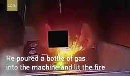 Thẻ ngân hàng hết tiền, thanh niên tức giận thiêu rụi máy ATM