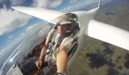 Những pha chụp ảnh 'thách thức tử thần' khiến người xem dựng tóc gáy