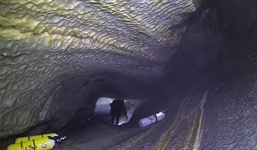 Lặn sâu dưới đáy đại dương, nhóm thợ lặn ngỡ ngàng khi phát hiện nơi này