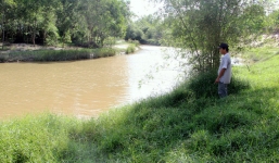 Khởi tố người đàn ông dâm ô bé gái 8 tuổi rồi ném xuống sông