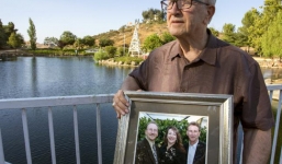 Chôn cất 15 ngày cha mới biết con trai vẫn còn sống