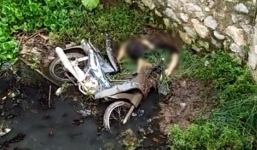 Hà Nội: Phát hiện người đàn ông tử vong trong tư thế cắm đầu xuống mương nước