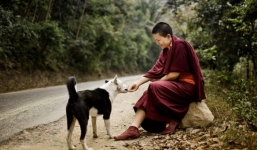 7 cách bố thí không tốn một đồng nhưng lại được may mắn cả đời