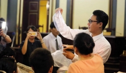 Vụ hoa hậu Phương Nga: Thư bằng ni-long được viết bằng bàn chải đánh răng mài mòn