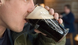 Ham hố đồ uống miễn phí, 19 tên tội phạm nhận cái kết đắng