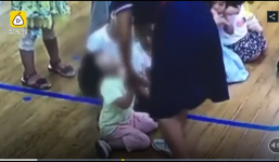 Thấy con bị thương, mẹ đòi xem camera và phát hiện sự thật kinh hoàng