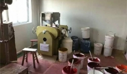 Quy trình sản xuất mỹ phẩm gắn mác 'hàng hiệu xách tay' khiến chị em rùng mình