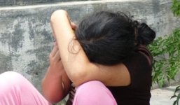 Chỉ đường cho ông lão đi lạc, bé gái 10 tuổi bị lạm dụng tình dục