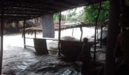 Lũ quét bất ngờ, 3 khách du lịch bị cuốn trôi