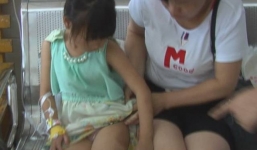 Bé gái 7 tuổi nhập viện vì bị cô giáo đánh bằng ống nước