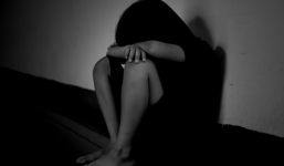 Lời trăn trối đầy ám ảnh của bé 7 tuổi bị bạo hành đến chết: 'Con yêu mẹ! Con chỉ ước một lần được ôm...'