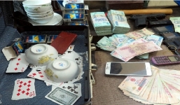 Phó Chủ tịch xã bị bắt quả tang khi đang đánh bạc trong nhà nghỉ