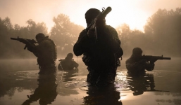 Bước đường cùng, đặc nhiệm Anh tay không dìm chết phiến quân IS