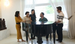 Vợ chồng Quyền Linh mời Việt Hương, Hồng Đào về thăm biệt thự riêng