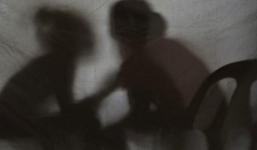 2 giáo viên bị cáo buộc cưỡng hiếp, truyền bệnh tình dục cho 10 học sinh