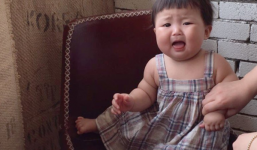 Cô nhóc người Hàn sở hữu cặp má bánh bao trong truyền thuyết siêu đáng yêu