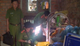 Chồng bàng hoàng phát hiện vợ có nhiều vết cắt ở cổ, nằm trên vũng máu tại nhà giữa đêm