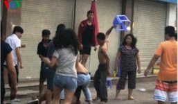 Thanh niên bị 10 đối tượng chém trọng thương vì ngăn người tiểu bậy