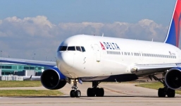 Tiếp viên 'hỗn chiến' với hành khách vì phá cửa khi máy bay đang bay