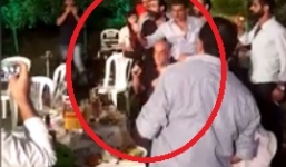 Dùng súng để ăn mừng trong lễ cưới, chú rể bắn trúng thợ chụp ảnh