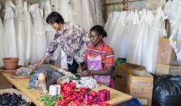 Người Trung Quốc đã 'càn quét' quốc gia châu Phi này như thế nào?