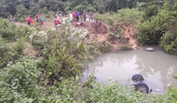 Ô tô lật khi đi kiểm tra bão lũ, cán bộ Sở Giao thông Nghệ An tử vong